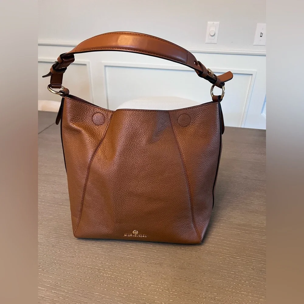 Michael Kors Tan Leather Shoulder Bag - Picture 6 of 16